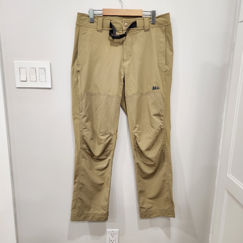 REI Co-op Screeline Pants Mens 34 x 30 Tan Belted Stretch Hiking Travel Fishing